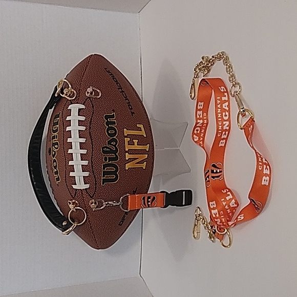 HANDMADE Football Purse (CINCINNATI BENGALS) 🏈 - Picture 11 of 15